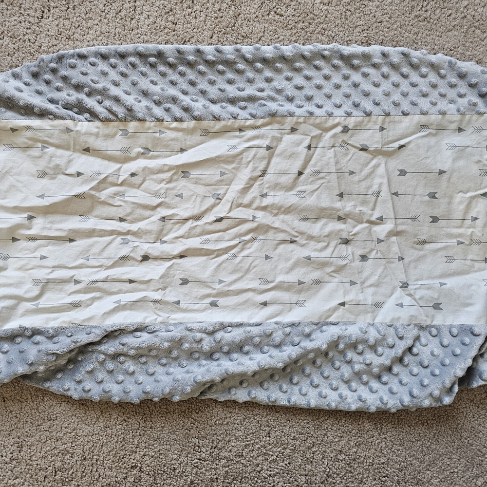 Gray and White Arrow Pattened Wipeable Changing Pad Cover